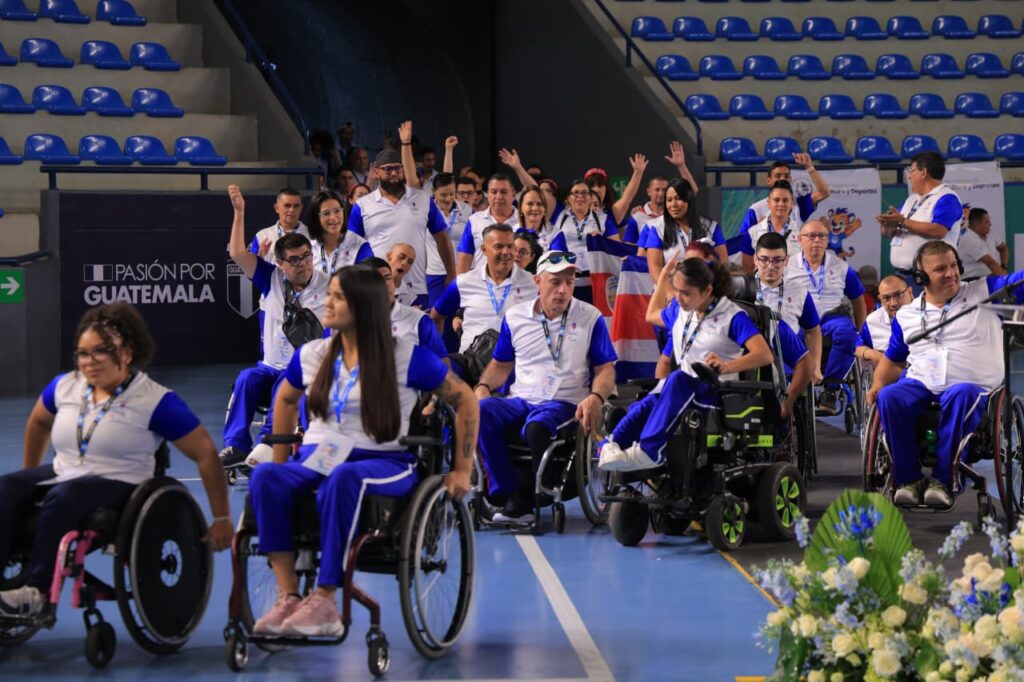 Atletas de la delegación de Costa Rica celebran su participación en el Festival Paradeportivo Centroamericano 2025